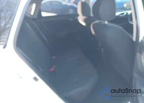 2018 Nissan Sentra S z USA, uszkodzony, nr VIN 3N1AB7AP2JY275916